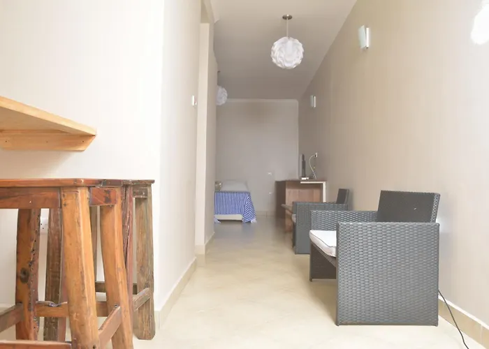 Triniti Airport Hotel